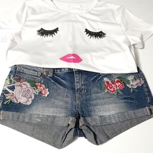 Express Embroidered Flora Shorts And Free T-shirt